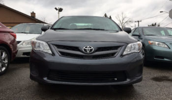 2013 Toyota Corolla Sedan full