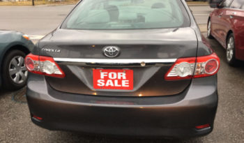 2013 Toyota Corolla Sedan full