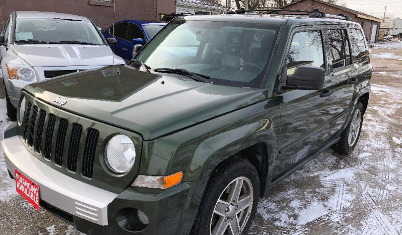 2007 Jeep Patriot /4X4/Leather seats/Sunroof/Alloy Rims