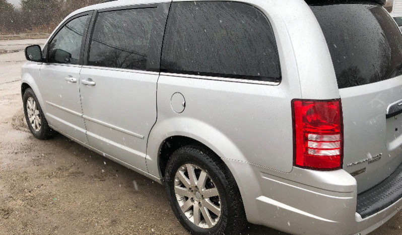 2008 Town and Country/Power sliding door/Accident free/Alloy rim full