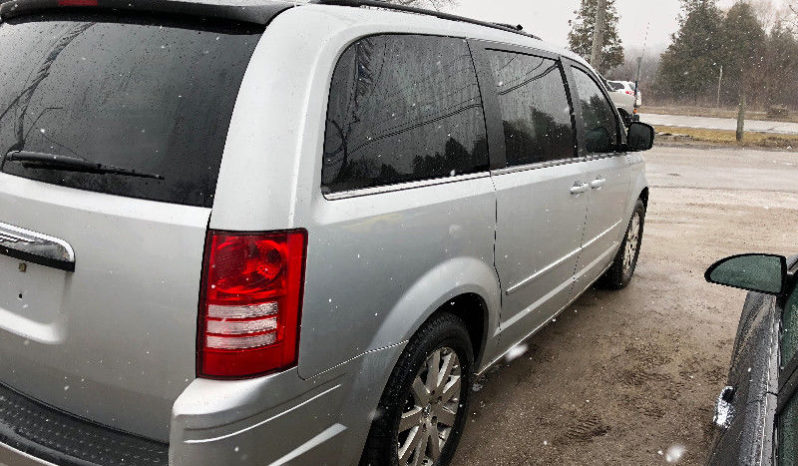 2008 Town and Country/Power sliding door/Accident free/Alloy rim full