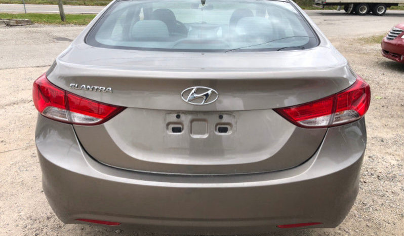 2013 Hyundai Elantra full