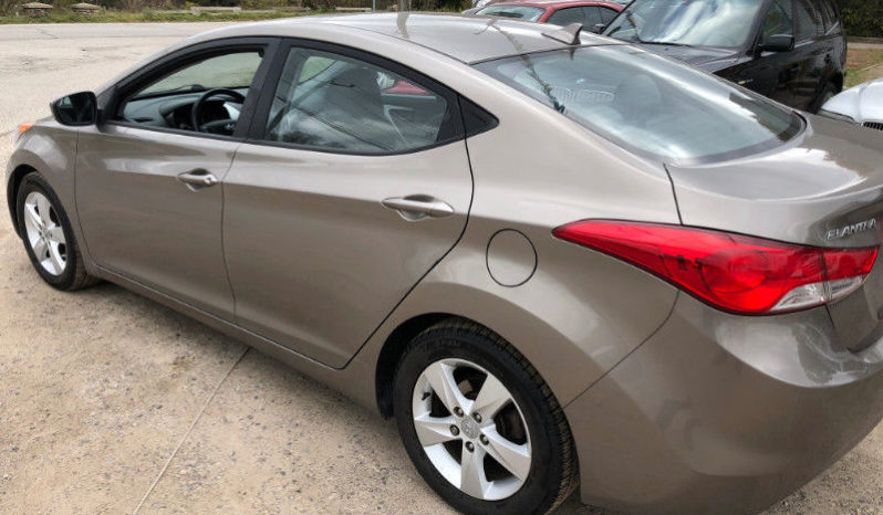 2013 Hyundai Elantra full