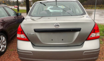 2009 Nissan Versa/Certified full