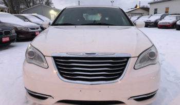 2013 Chrysler 200/Certified/Accident free/Electric Heated Seats full