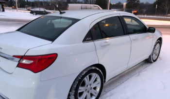 2013 Chrysler 200/Certified/Accident free/Electric Heated Seats full