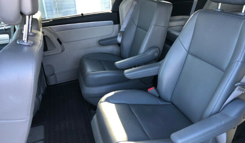 2012 Volkswagen Routan/Certified/Backup camera/Leather seats full