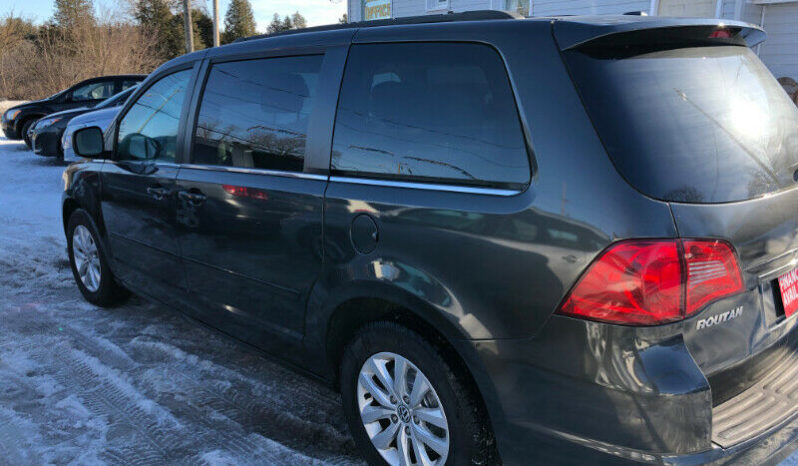 2012 Volkswagen Routan/Certified/Backup camera/Leather seats full