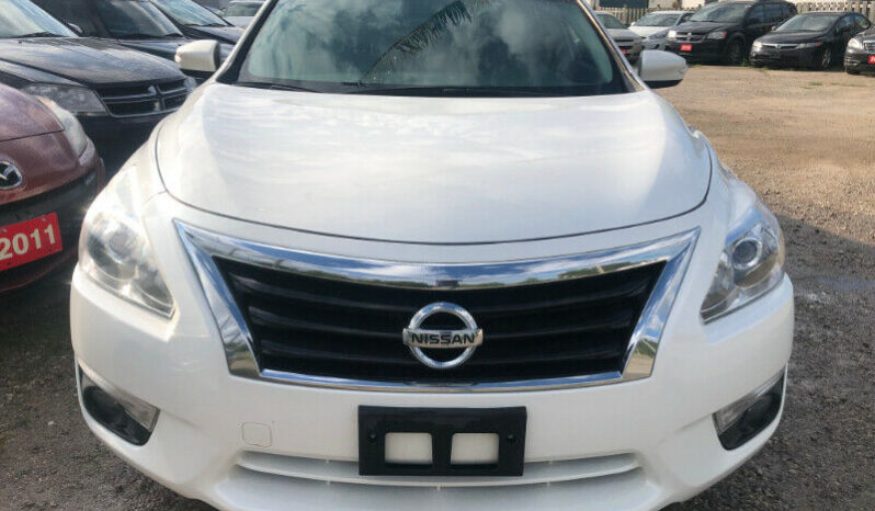 2013 Nissan Altima/TOP OF LINE MODEL/Certified/Clean Car-proof