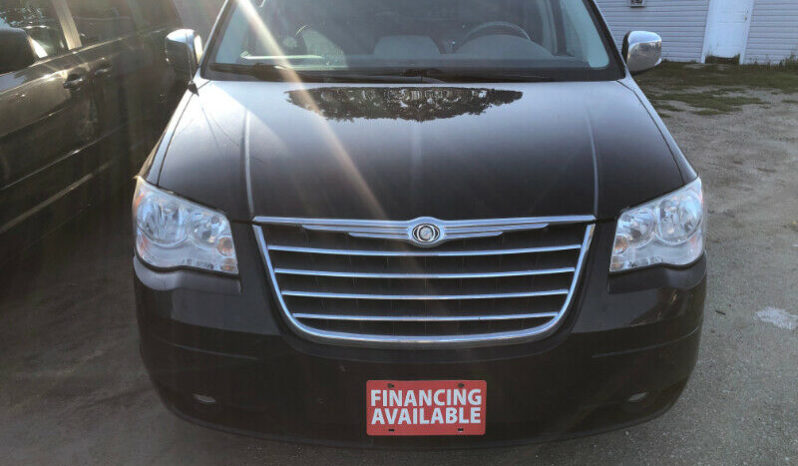 2010 Chrysler Town N Country/Navigation/Leather Heated Seats/Sunroof