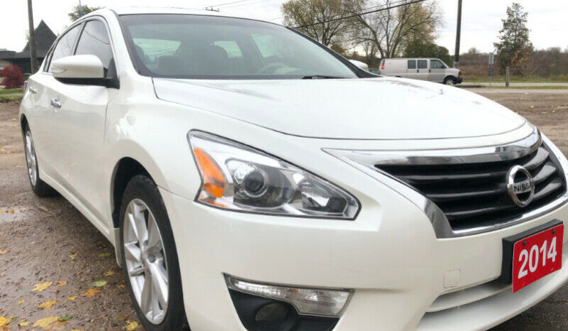 2014 Nissan Altima/Navigation/Leather heated Seats/Certified full