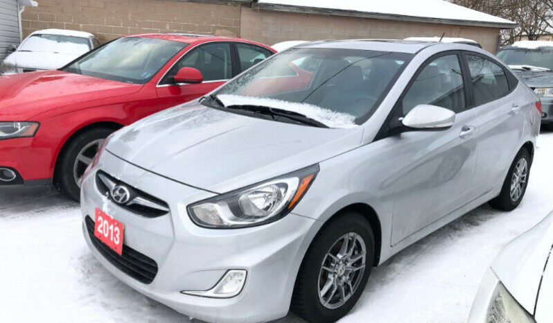 2013 Hyundai Accent full