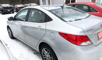 2013 Hyundai Accent full