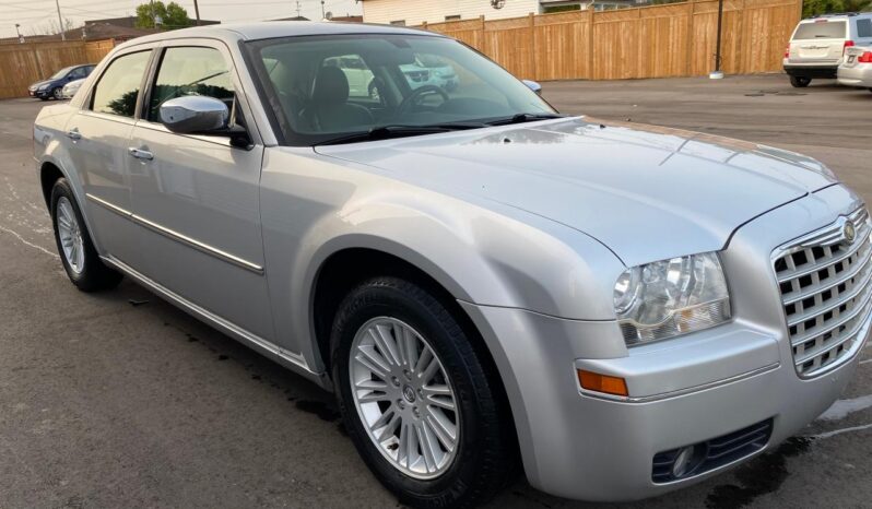 2010 Chrysler 300 4dr Sdn Touring RWD Automatic 3.5L 6-Cyl Gasoline full