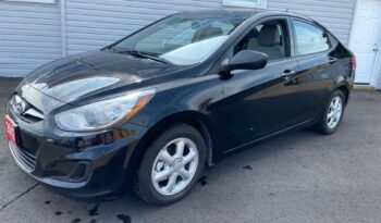 2012 Hyundai Accent full