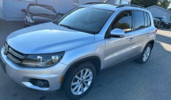 Volkswagen Tiguan 2012 full