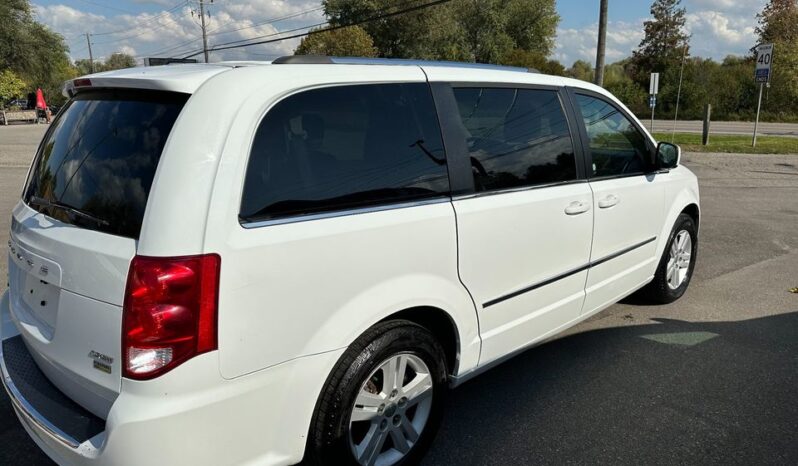 Dodge Grand Caravan Crew Model 2015 full