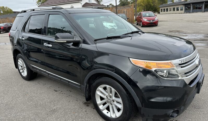 Ford Explorer XLT 4WD 2011 full