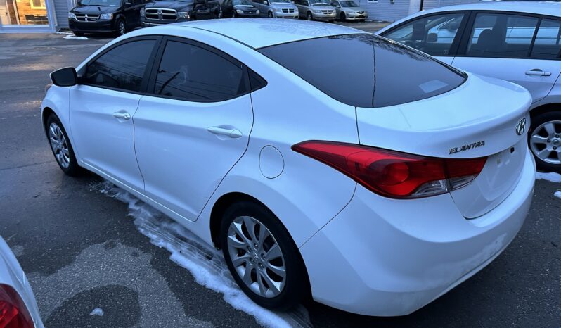 Hyundai Elantra 2011 full