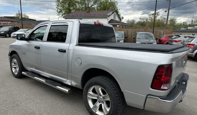 2016 Ram 1500 4WD Crew Cab 140.5″ ST full