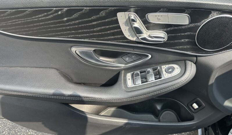 2019 Mercedes-Benz C300 full