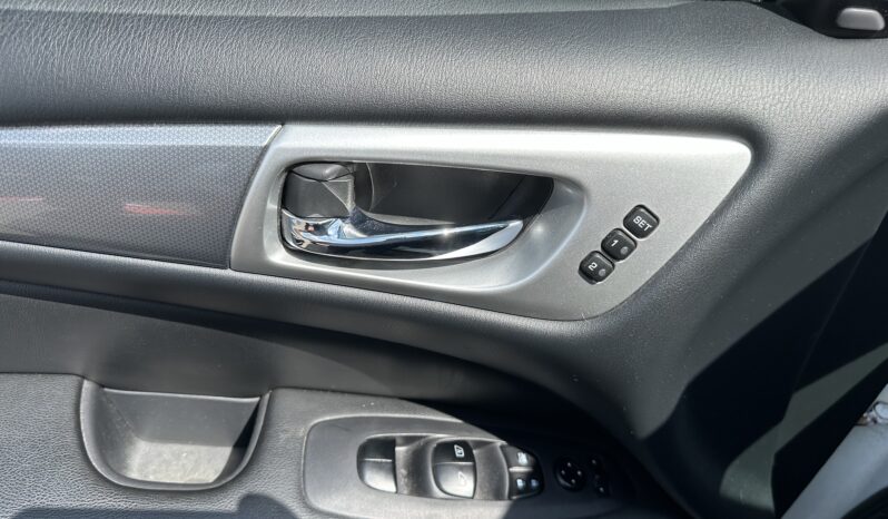 2018 Nissan Pathfinder  4×4 full