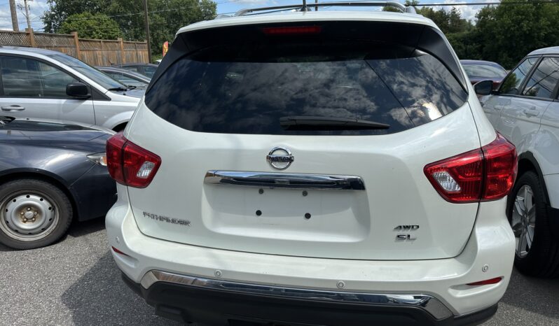 2018 Nissan Pathfinder  4×4 full