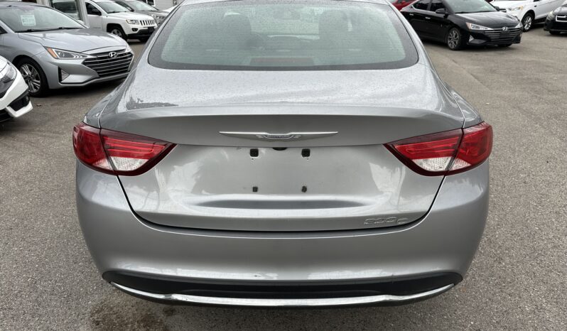 2015 Chrysler 200 4dr Sdn C FWD full