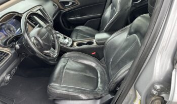 2015 Chrysler 200 4dr Sdn C FWD full