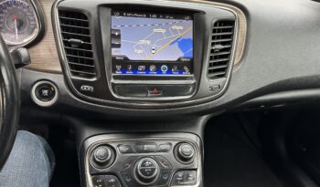 2015 Chrysler 200 4dr Sdn C FWD full
