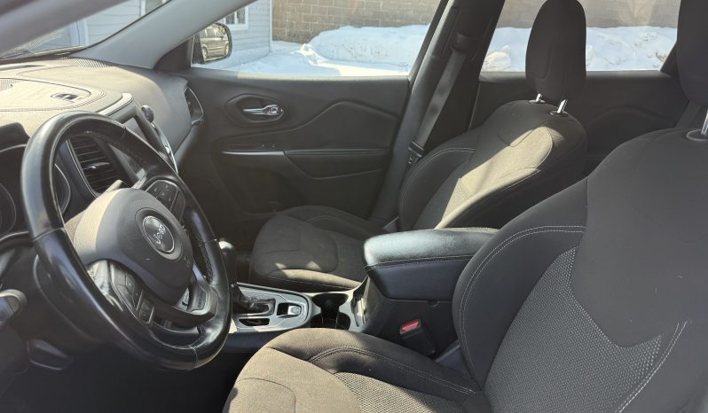 2019 Jeep cherokee Sport full