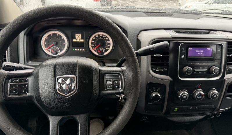 2016 Ram 1500 4wd crew cab 140.5″ st full