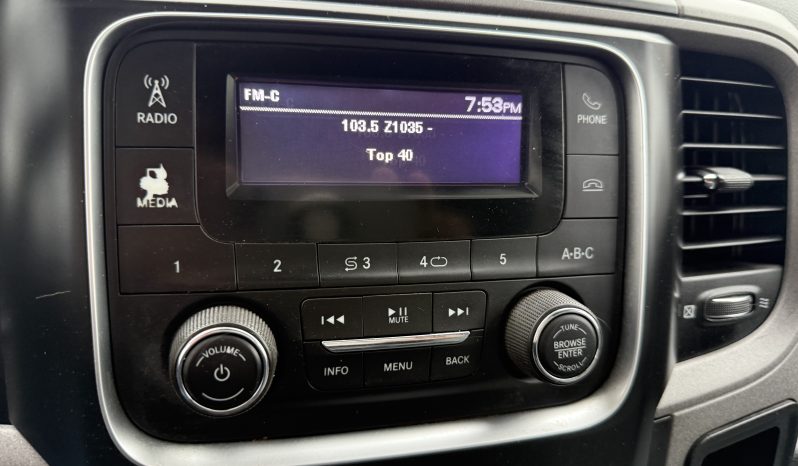 2016 Ram 1500 4wd crew cab 140.5″ st full