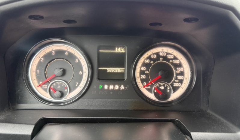 2016 Ram 1500 4wd crew cab 140.5″ st full
