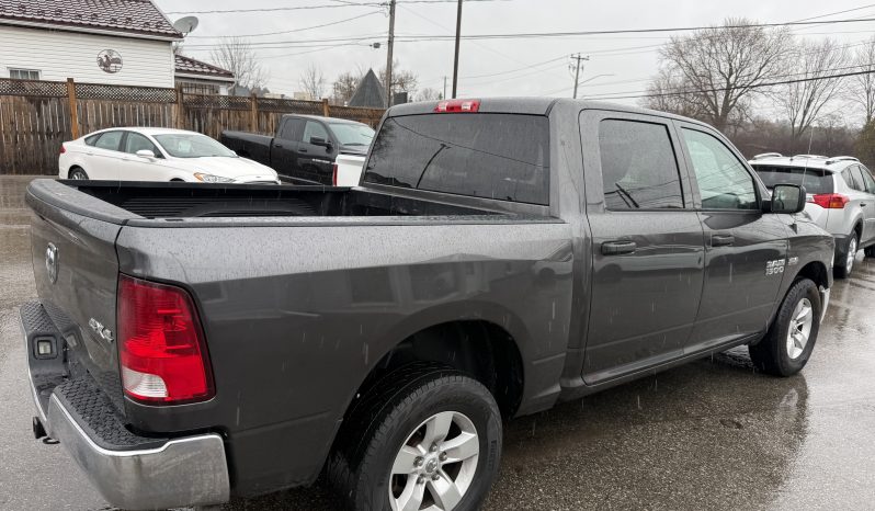 2016 Ram 1500 4wd crew cab 140.5″ st full
