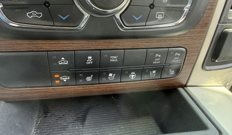 2015 RAM 1500 Laramie full