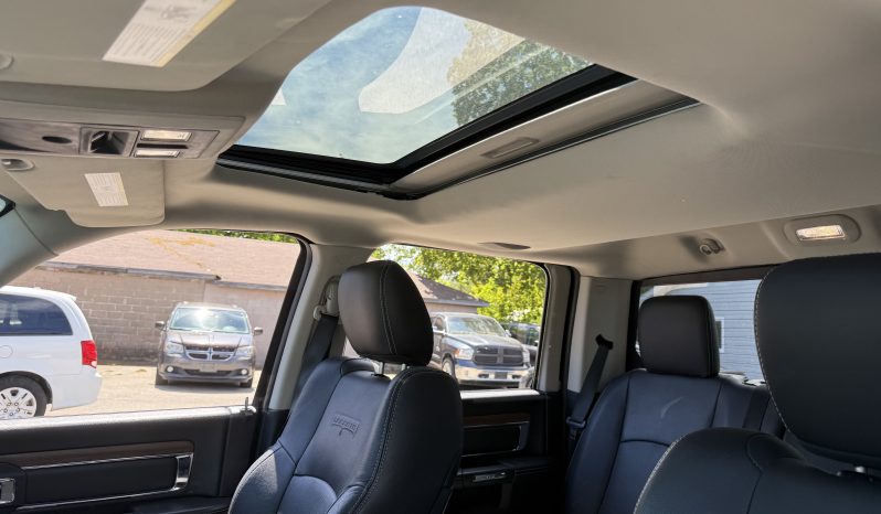 2015 RAM 1500 Laramie full