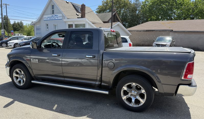 2015 RAM 1500 Laramie full