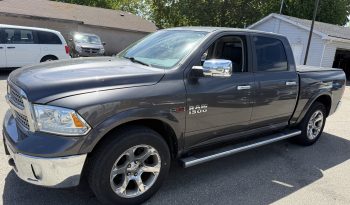 2015 RAM 1500 Laramie full