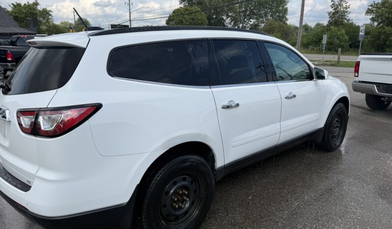 2017 Chevrolet Traverse LT full