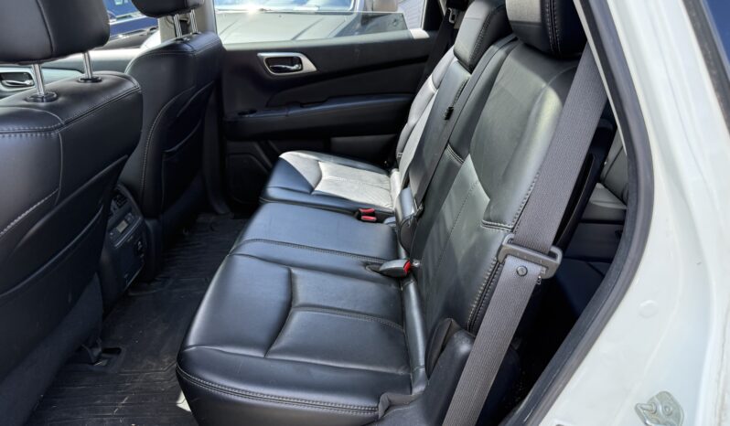 2017 Nissan Pathfinder full