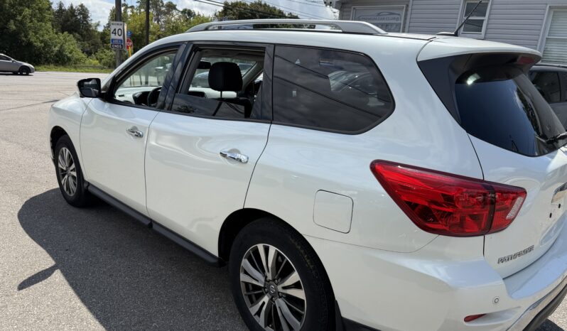 2017 Nissan Pathfinder full