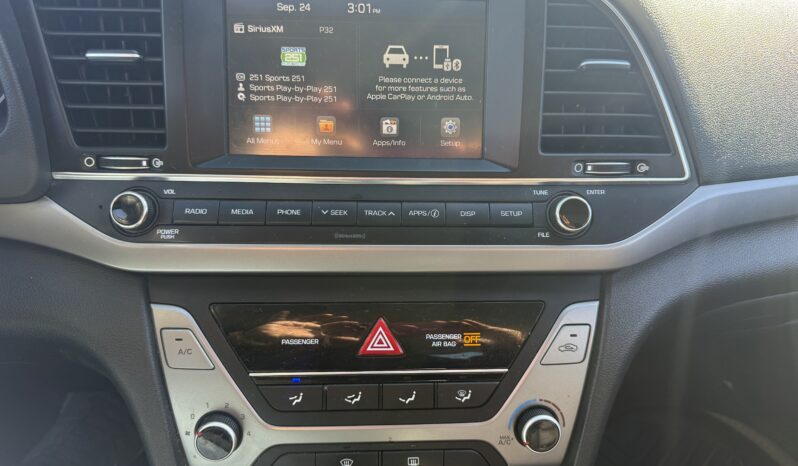 2017 Hyundai Elantra GL full